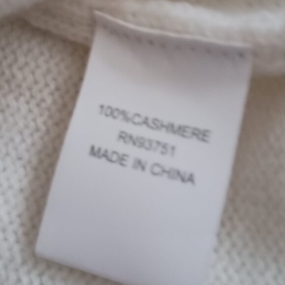 InCashmere 100% Cashmere Cream Roll Neck Sweater Women’s Size M NWT - Picture 9 of 16